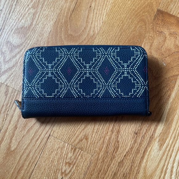 Thirty-One “All About The Benjamins” Wallet - Picture 1 of 4